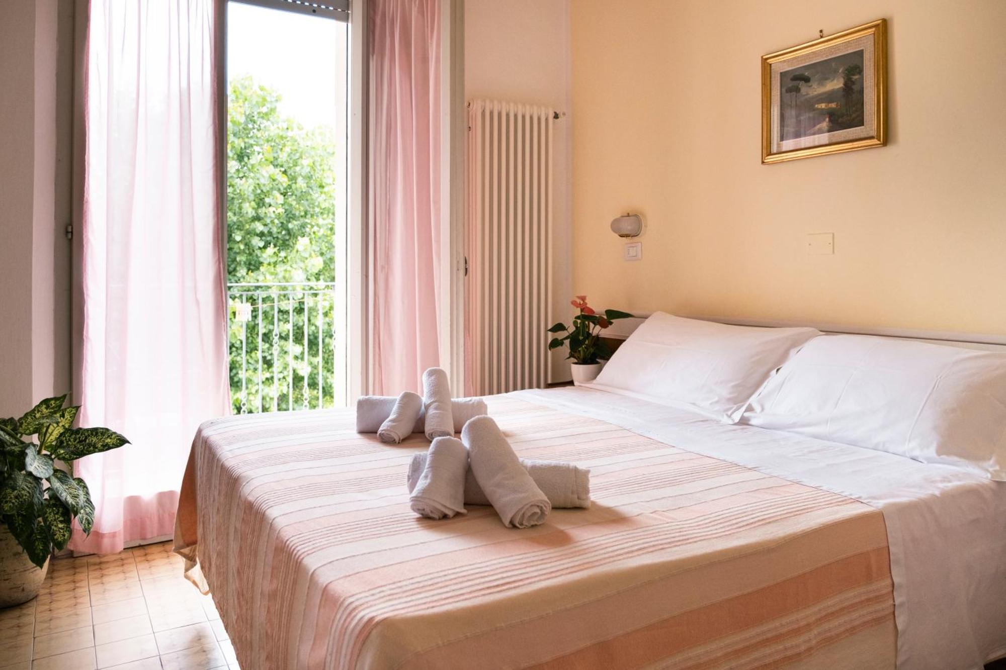 Hotel Cheri Rimini Exteriér fotografie